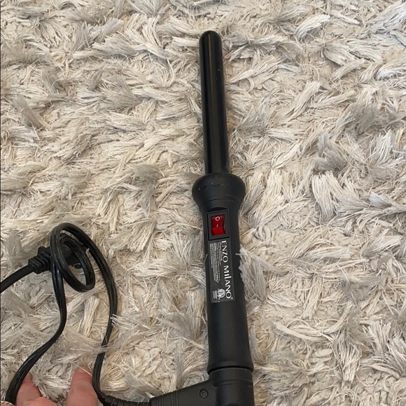Enzo Milano curling wand! - Picture 3 of 3